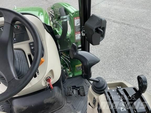 John Deere 3039R جرارات مدمجة