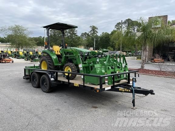 John Deere 3043D الجرارات