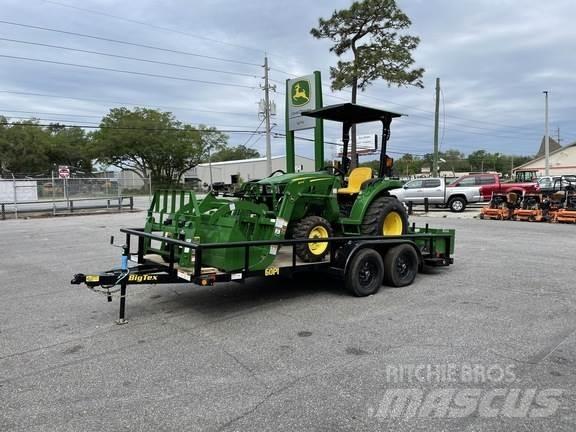 John Deere 3043D الجرارات