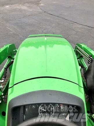 John Deere 3043D الجرارات