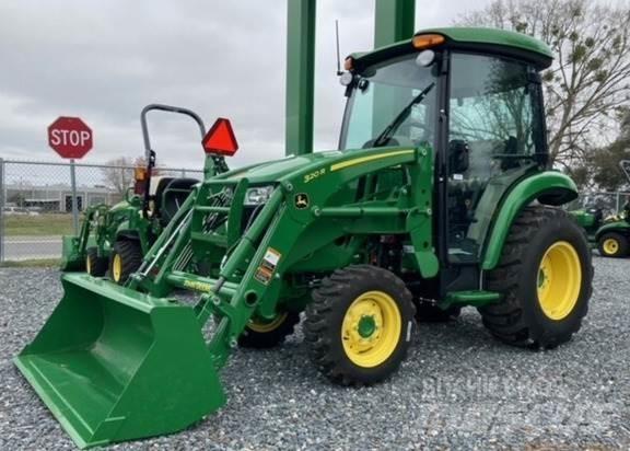 John Deere 3046R الجرارات