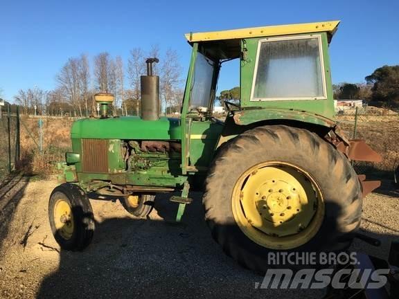 John Deere 3135 الجرارات