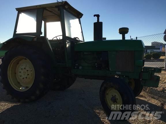 John Deere 3135 الجرارات