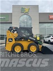 John Deere 318G لوادر انزلاقية التوجيه