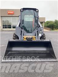 John Deere 318G لوادر انزلاقية التوجيه