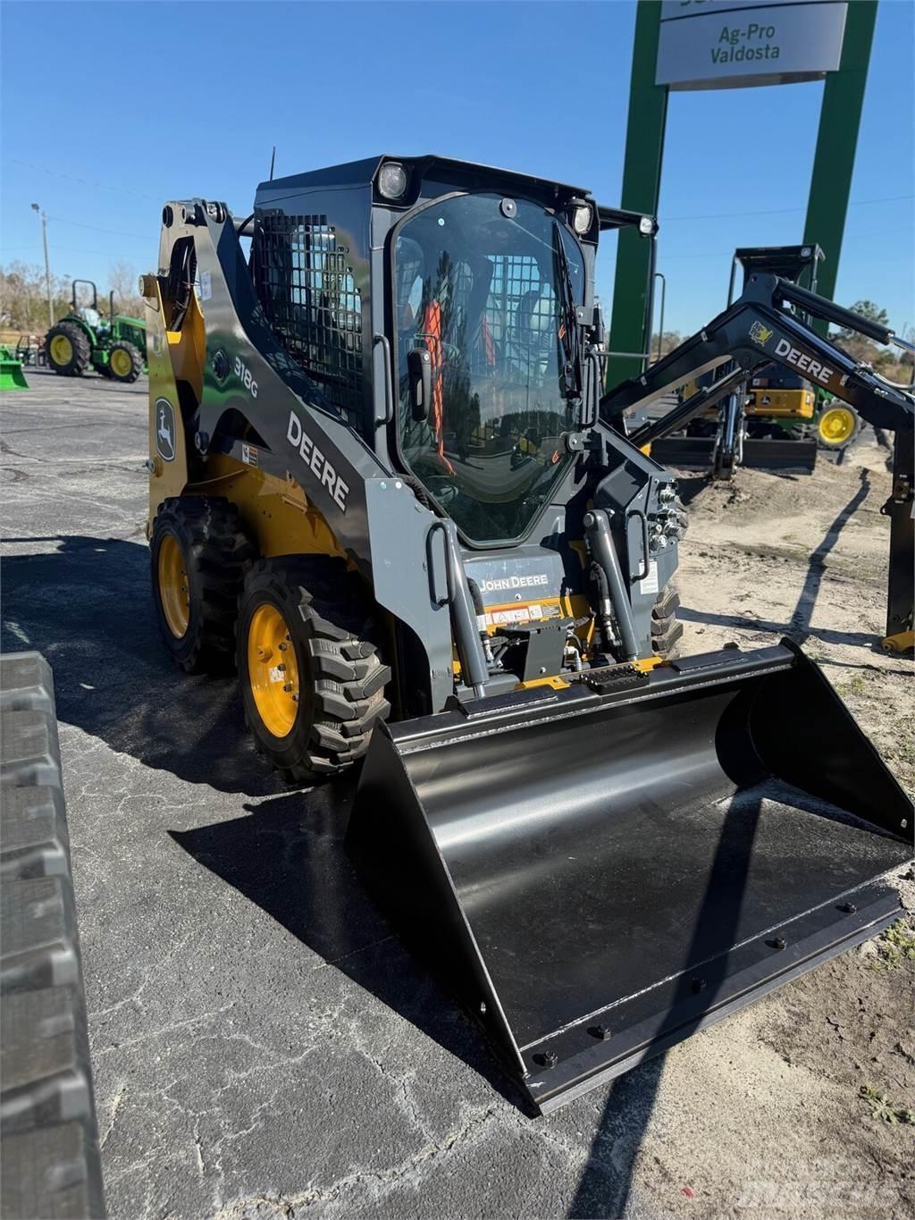 John Deere 318G لوادر انزلاقية التوجيه