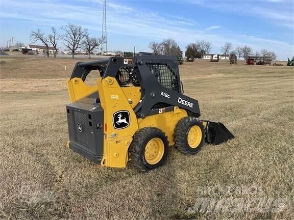 John Deere 318G لوادر انزلاقية التوجيه