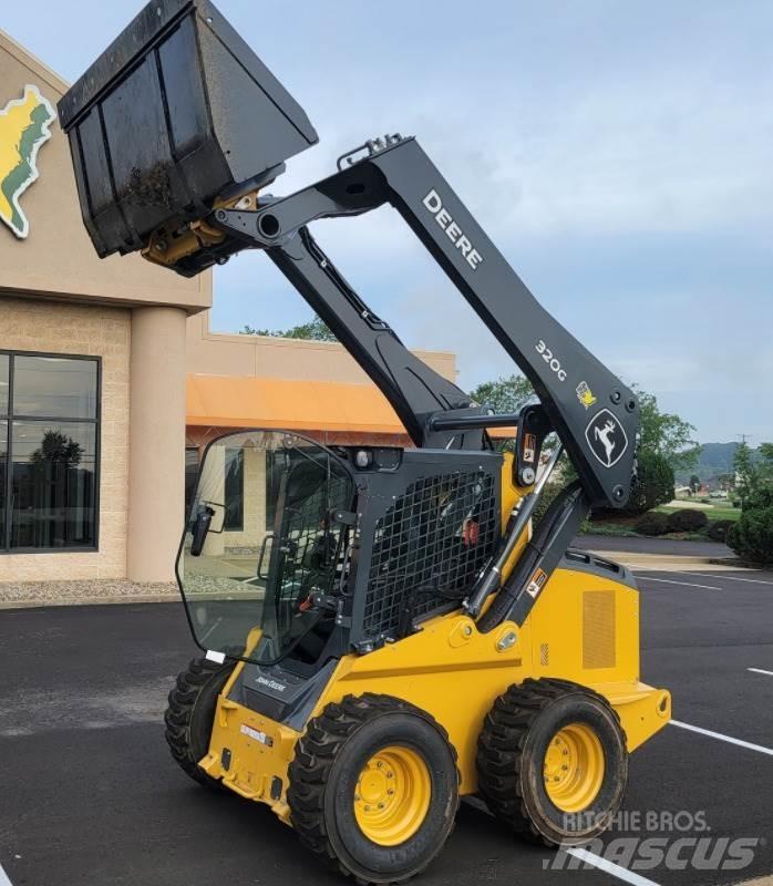 John Deere 320G لوادر انزلاقية التوجيه