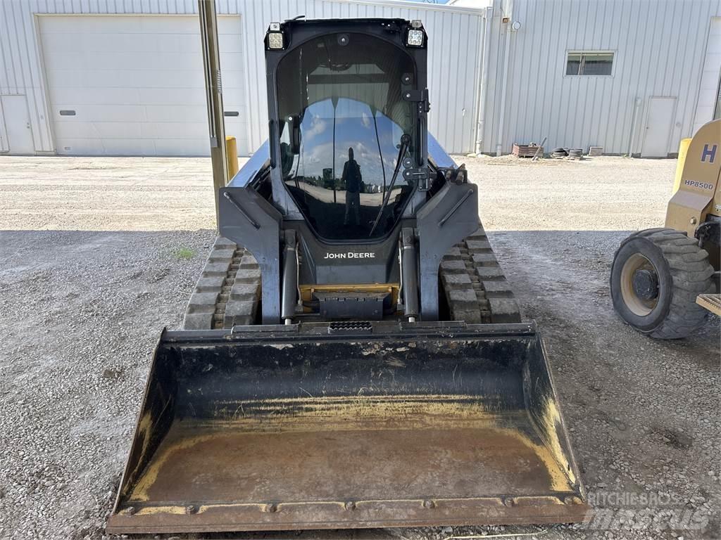 John Deere 323D لوادر صغيرة