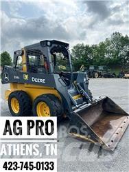 John Deere 324G لوادر انزلاقية التوجيه