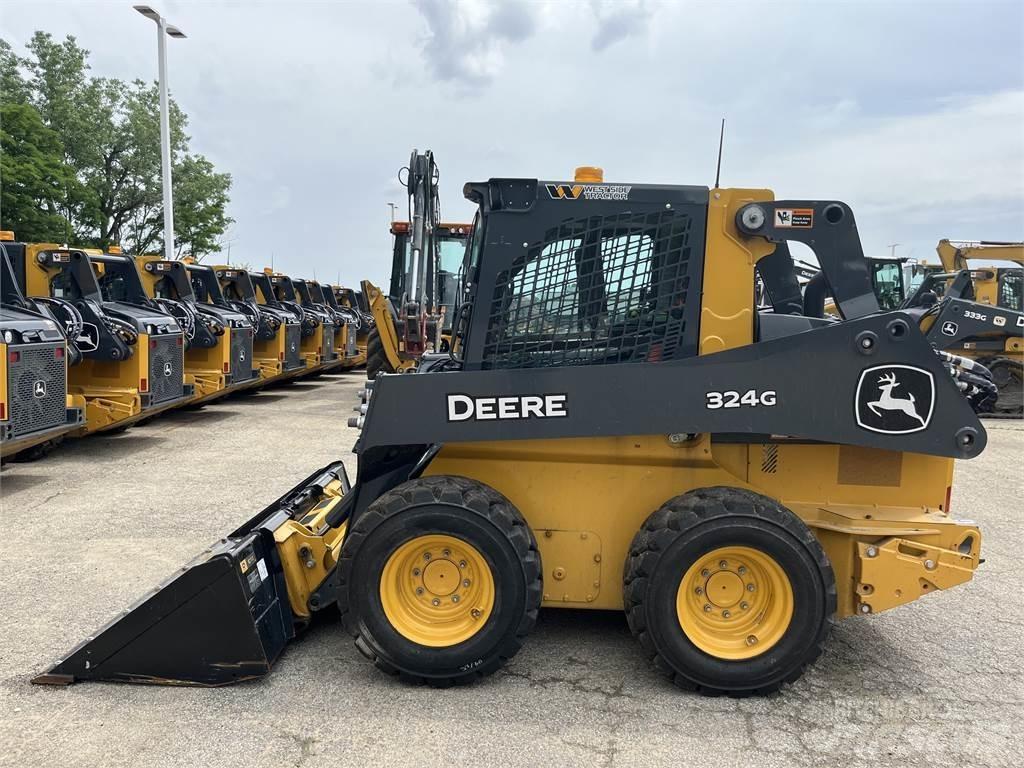 John Deere 324G لوادر انزلاقية التوجيه