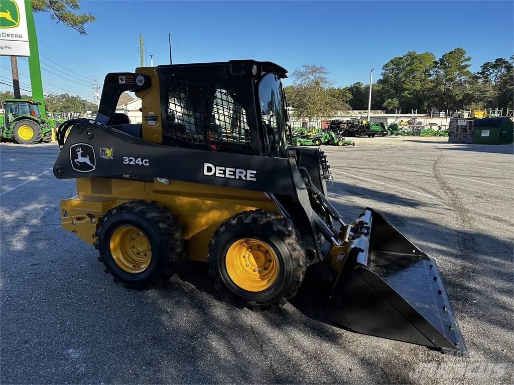 John Deere 324G لوادر انزلاقية التوجيه