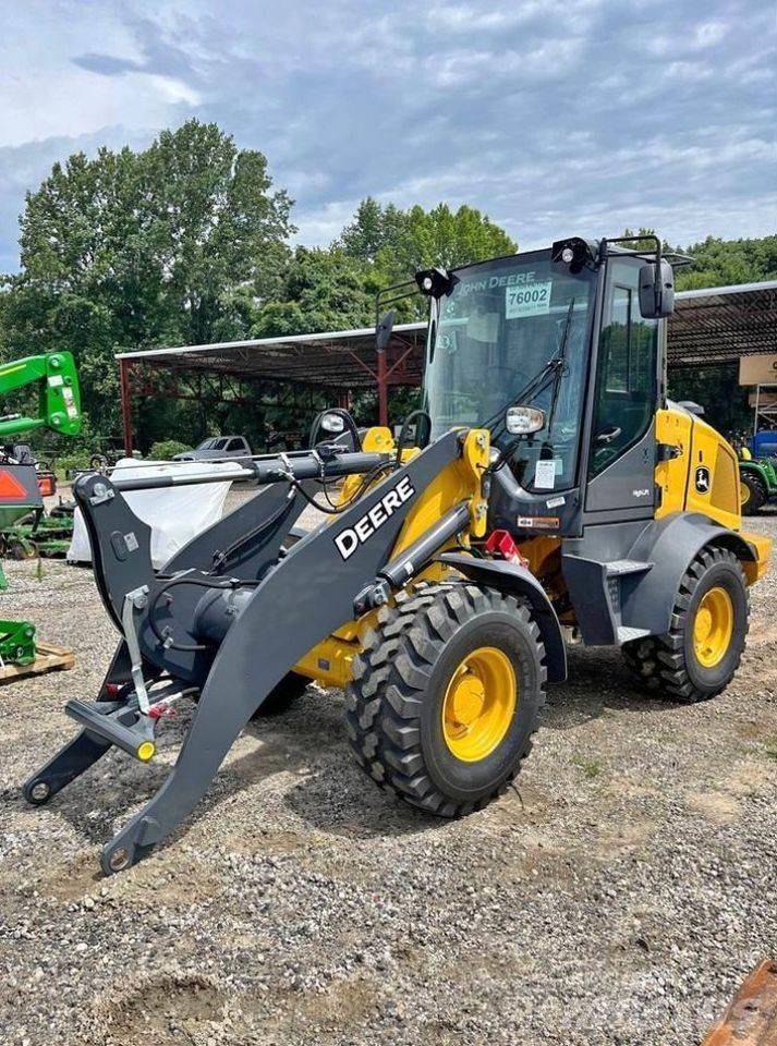 John Deere 324P لوادر بعجل