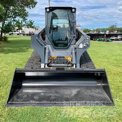 John Deere 331G لوادر صغيرة