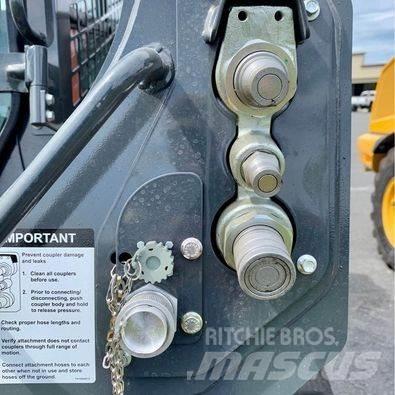 John Deere 331G لوادر صغيرة
