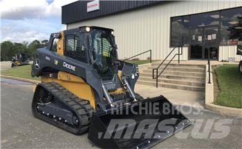 John Deere 331G لوادر صغيرة