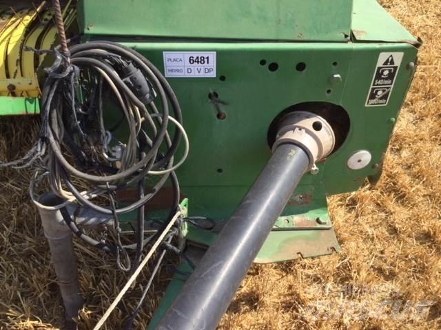John Deere 349 محزمات مربعة