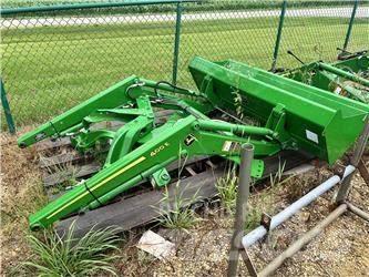 John Deere 400E الجرارات