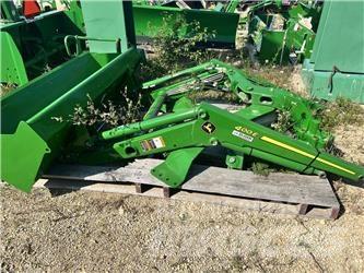 John Deere 400E الجرارات