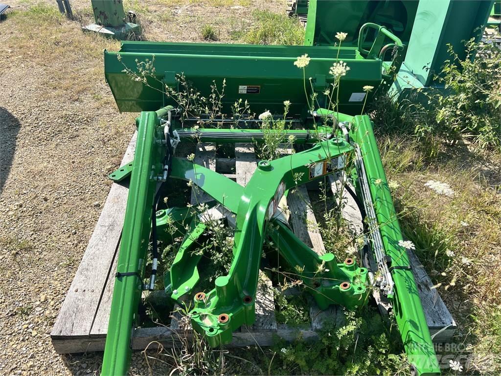John Deere 400E الجرارات