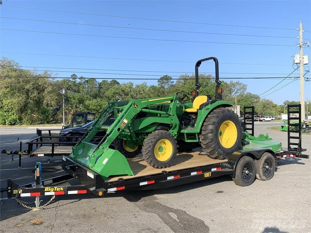 John Deere 4044M الجرارات