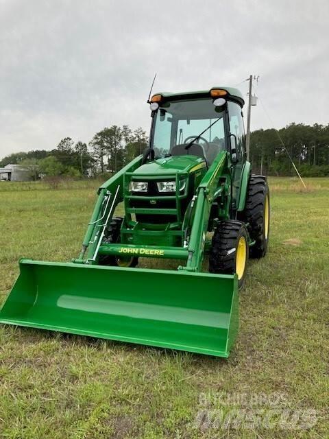 John Deere 4044R الجرارات