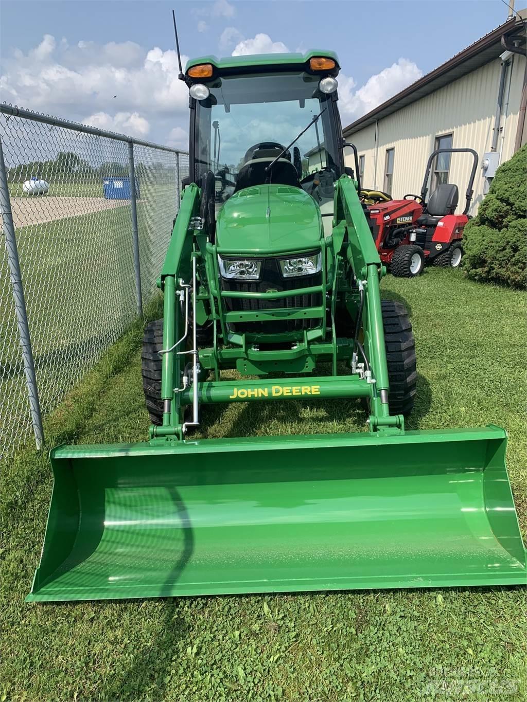 John Deere 4044R الجرارات