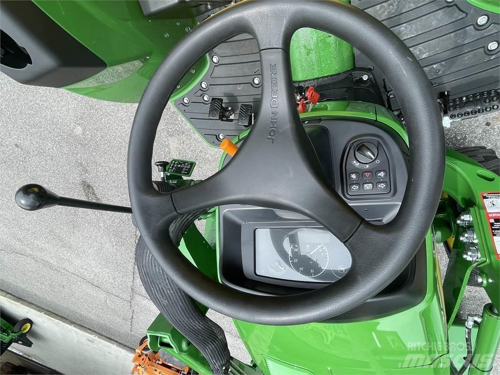 John Deere 4052M الجرارات