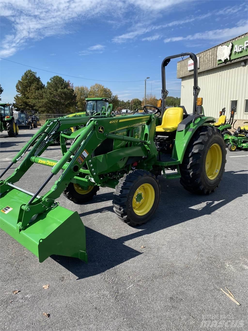 John Deere 4052M الجرارات