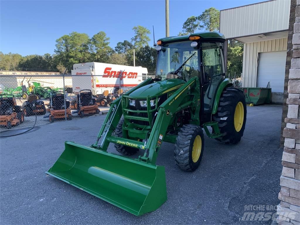 John Deere 4052R الجرارات