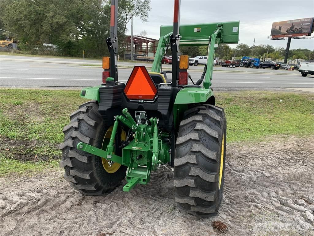 John Deere 4066M الجرارات