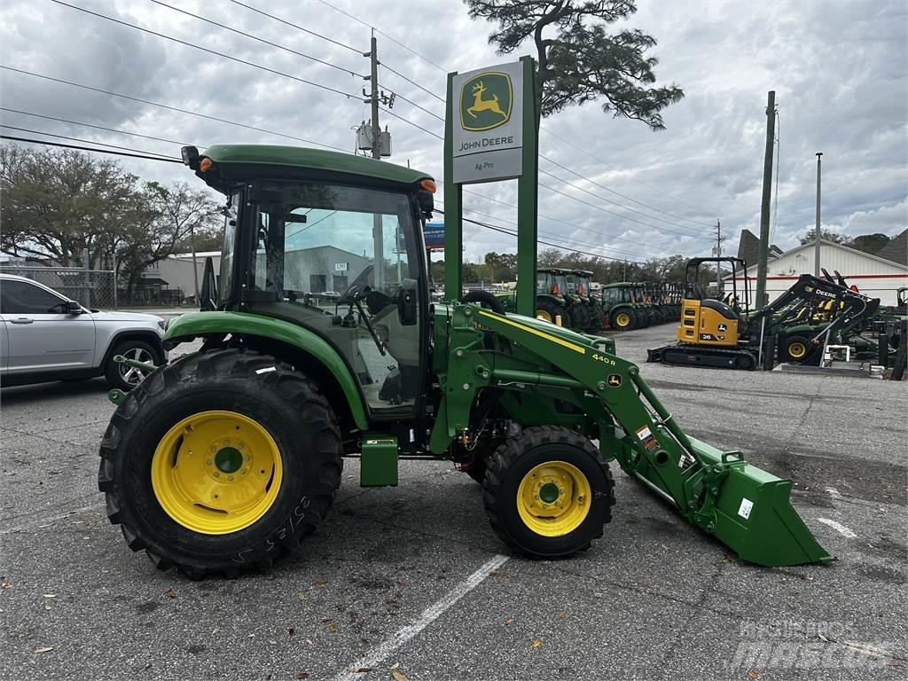 John Deere 4066R الجرارات