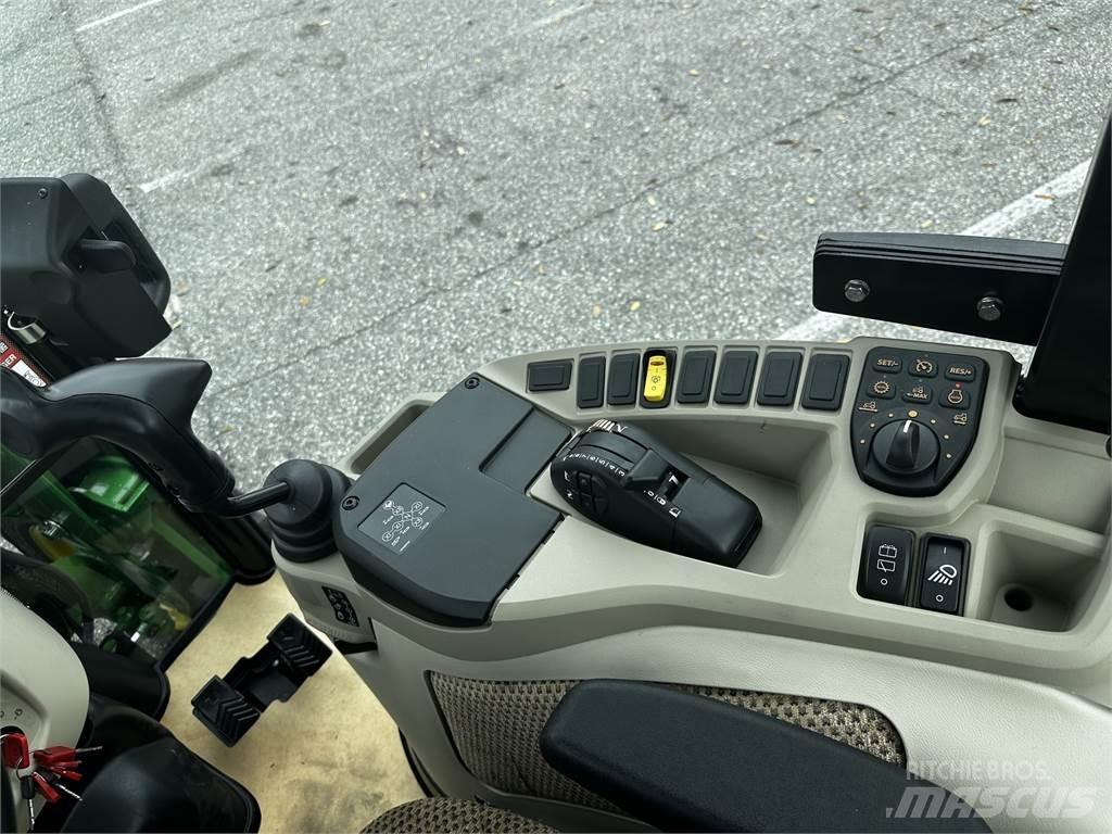 John Deere 4066R الجرارات