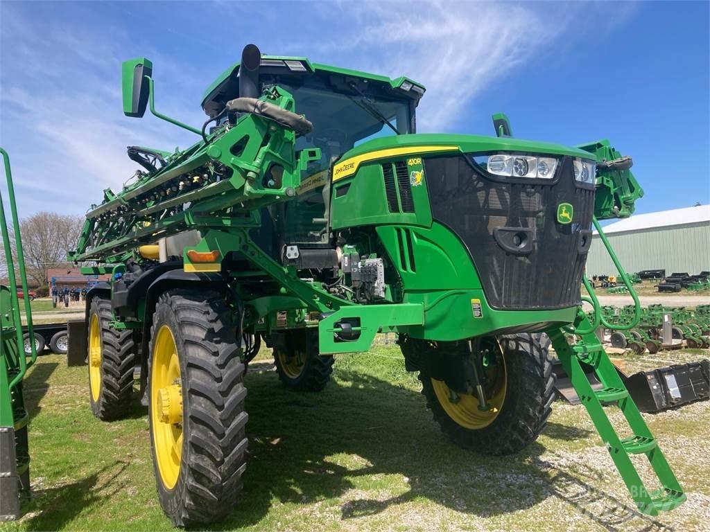 John Deere 410R الرشاشات