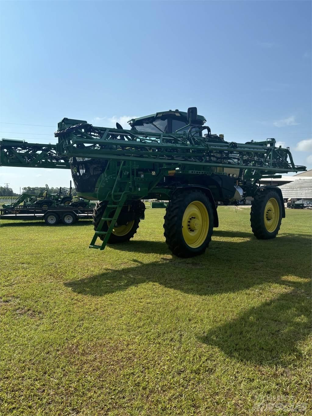 John Deere 410R الرشاشات