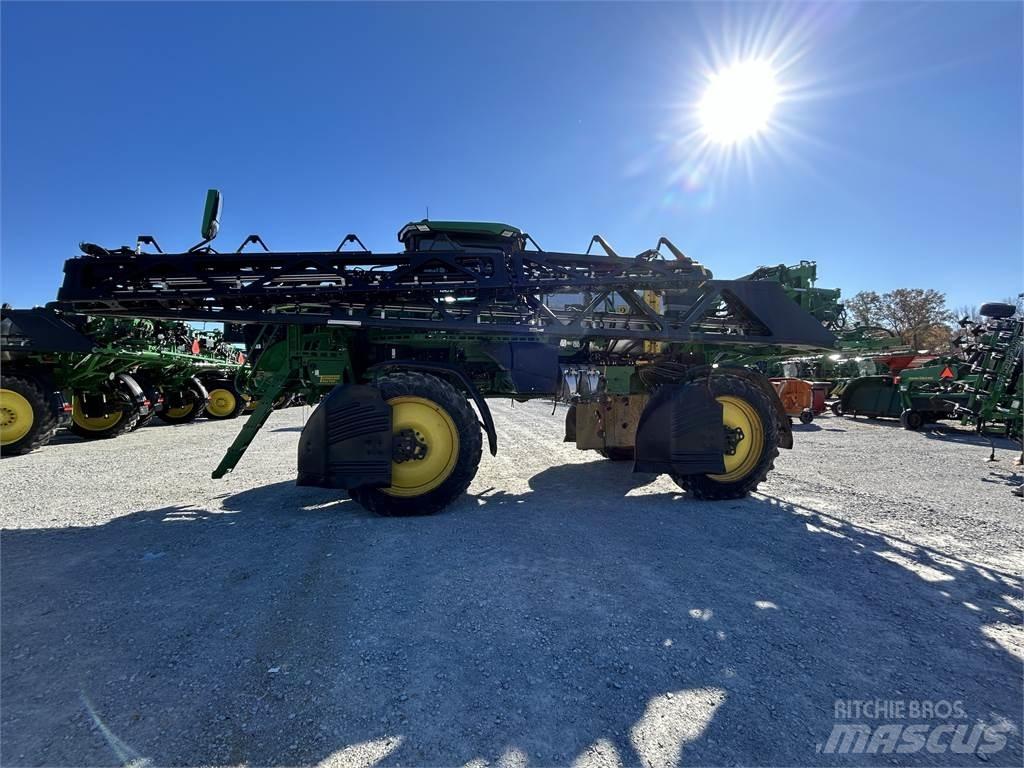 John Deere 410R الرشاشات