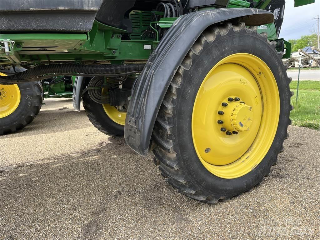 John Deere 412R الرشاشات