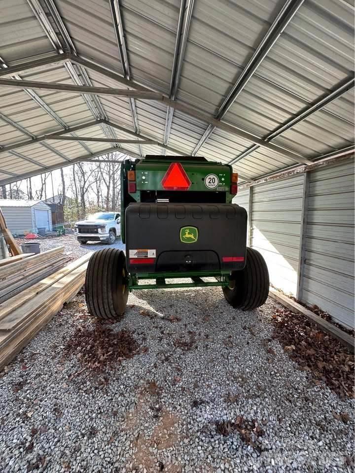 John Deere 450M محزمات مستديرة