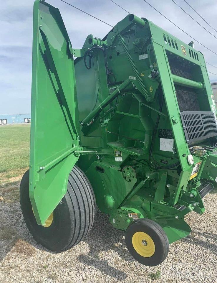 John Deere 450M محزمات مستديرة