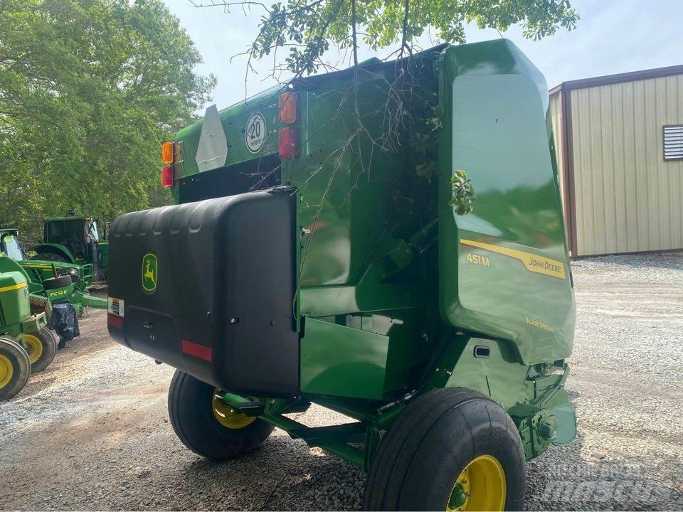 John Deere 451M محزمات مستديرة