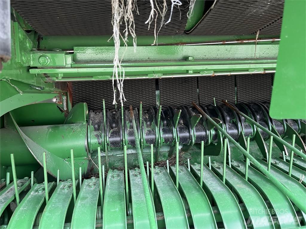 John Deere 451M محزمات مستديرة