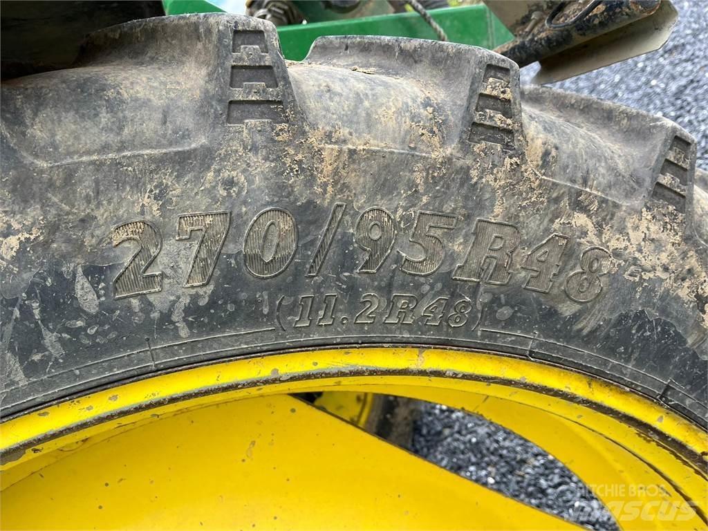 John Deere 4720 الرشاشات