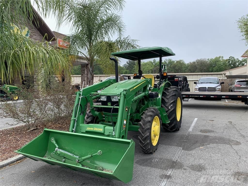 John Deere 5045E الجرارات