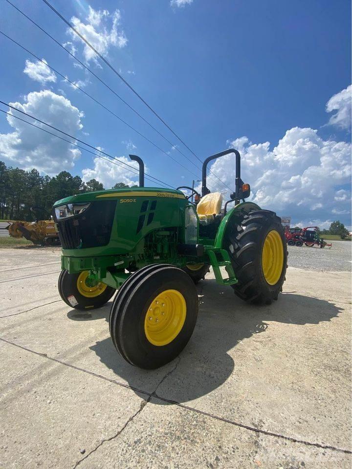 John Deere 5050E الجرارات