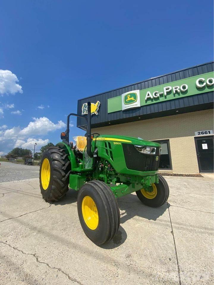 John Deere 5050E الجرارات