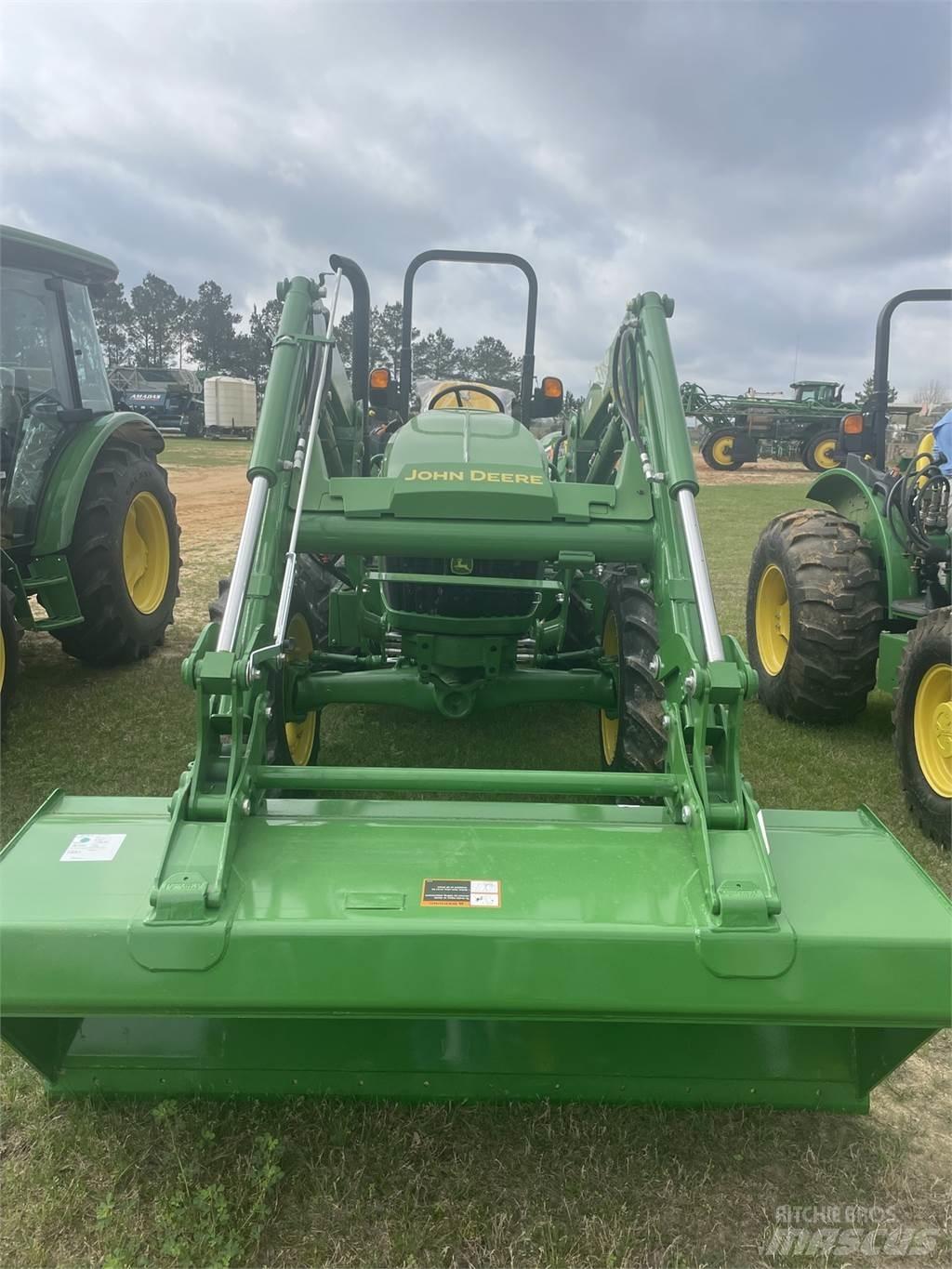 John Deere 5060E الجرارات