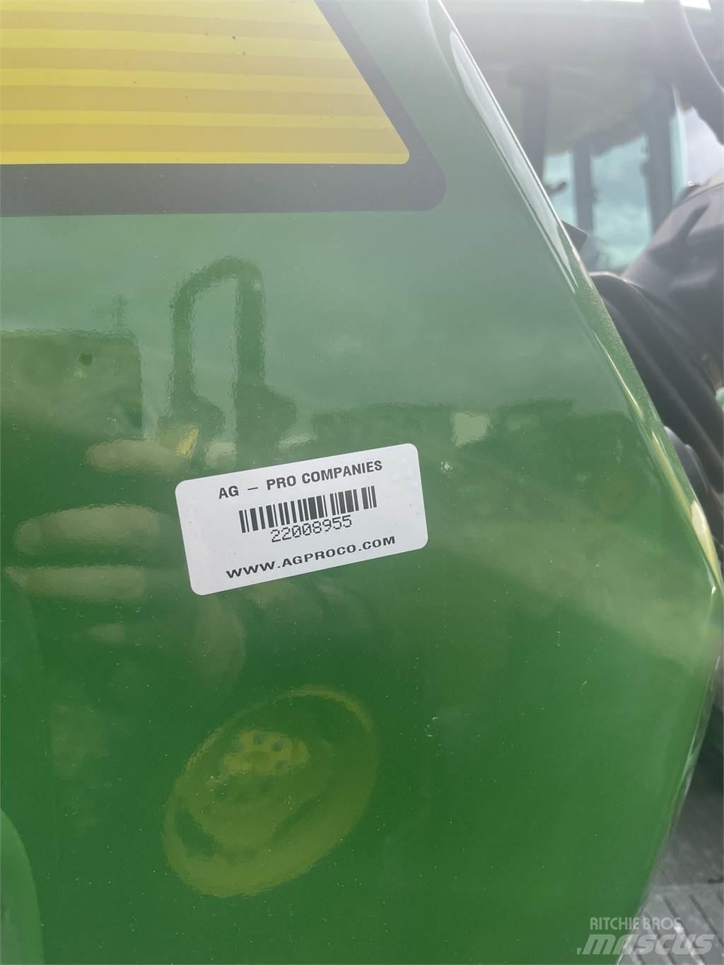 John Deere 5060E الجرارات