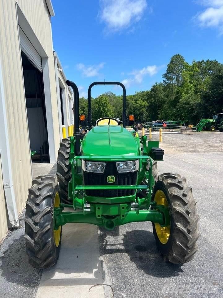 John Deere 5067E الجرارات