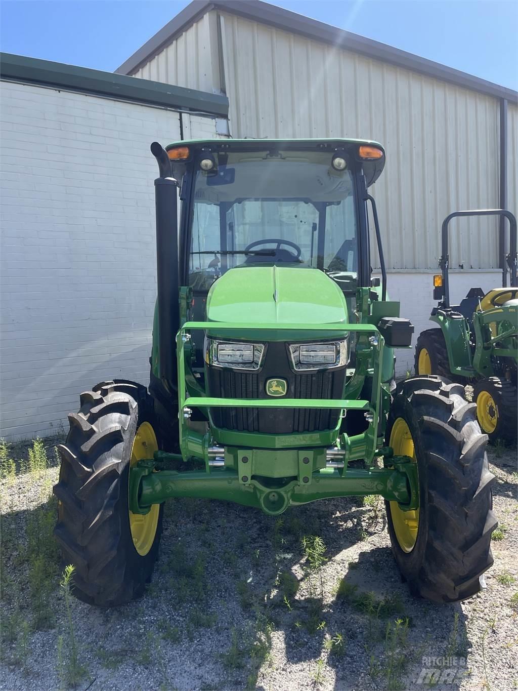 John Deere 5067E الجرارات