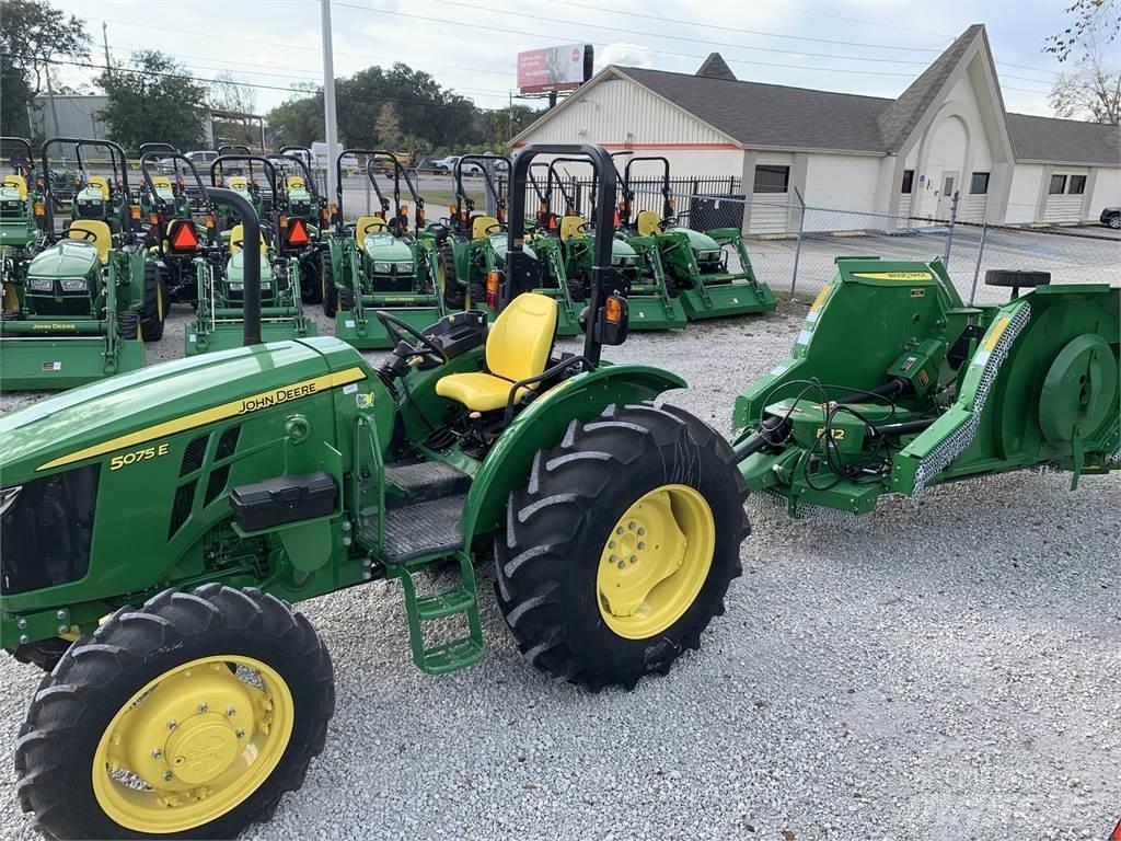 John Deere 5075E الجرارات